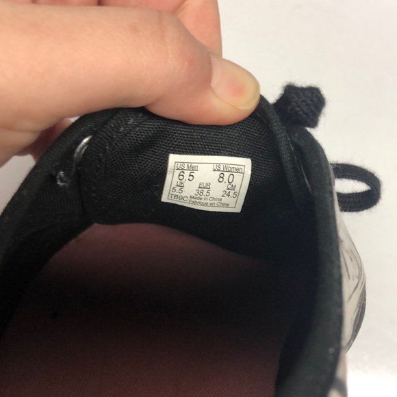 Vans - Picture 3 of 3